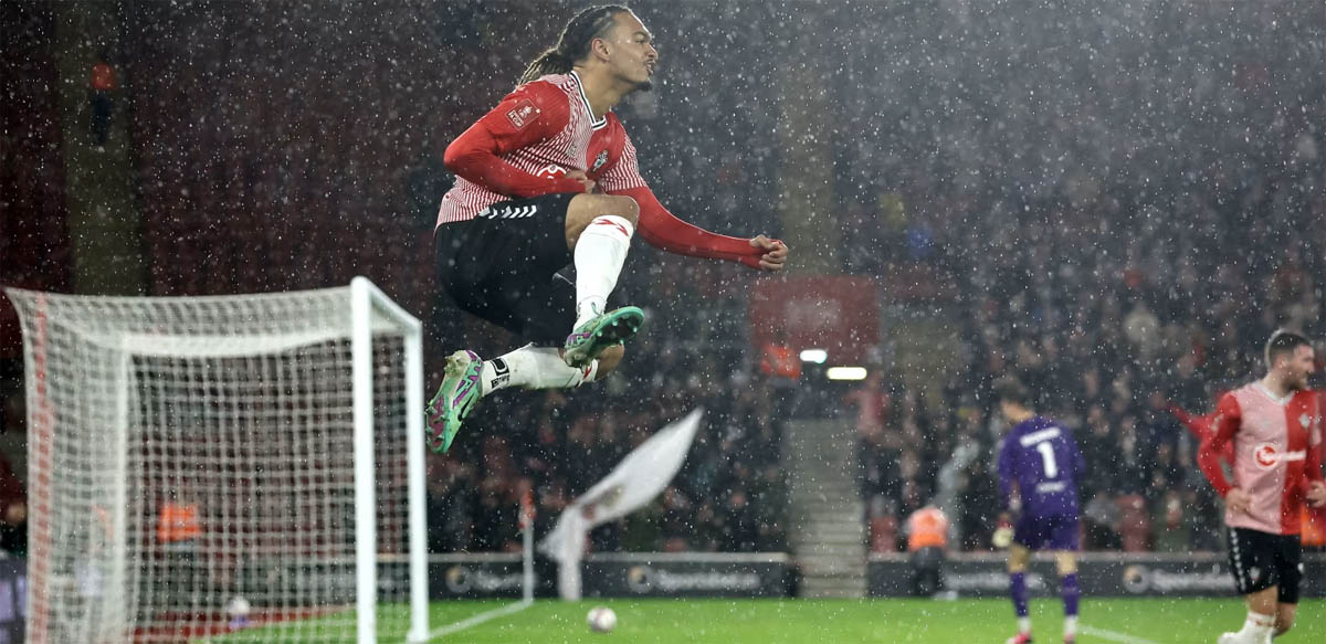 Southampton berhasil melaju ke babak kelima Piala FA setelah mengalahkan Watford dengan skor 3-0, yang membawa mereka bertemu Liverpool