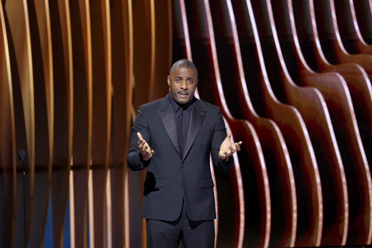 Aktor Hollywood papan atas, setelah melewati mogok kerja berbulan-bulan, berkumpul dalam Screen Actors Guild Awards ke-30 yang bergengsi. 