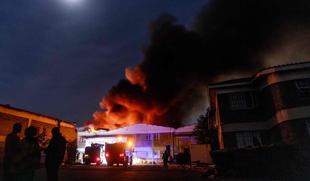 Ledakan mobil tangki gas di kawasan Nairobi, Kenya, Kamis, 1 Februari 2024.