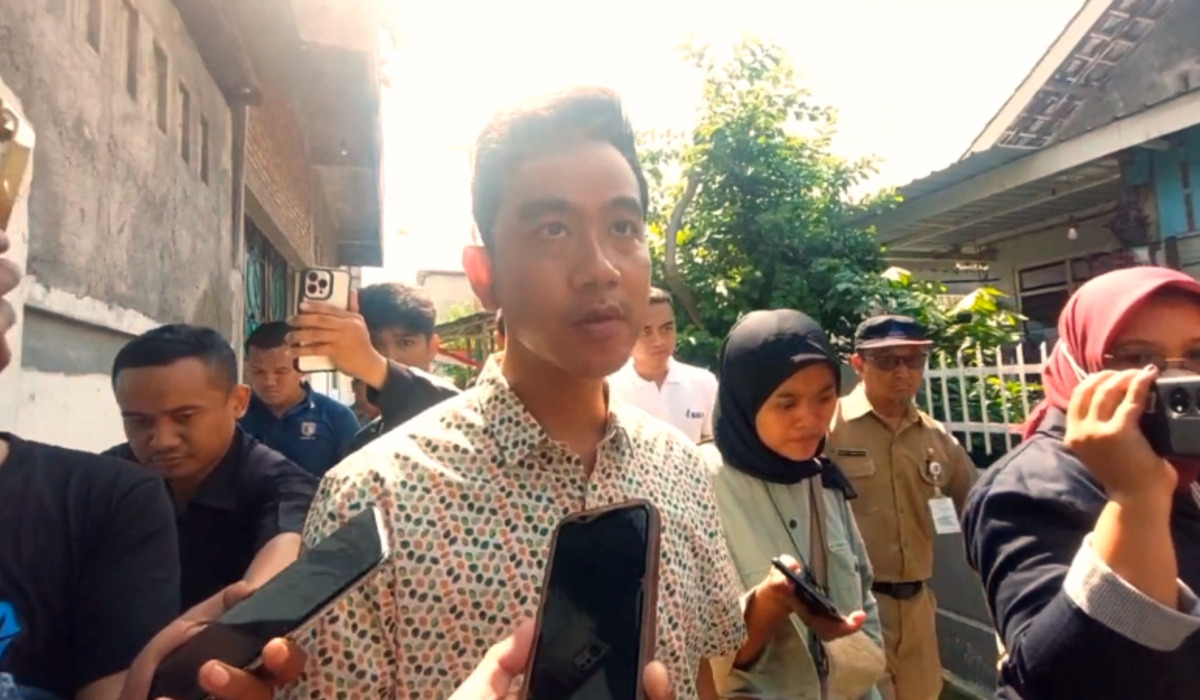 Cawapres Gibran Rakabuming Raka, di Solo, 12 Februari 2024.