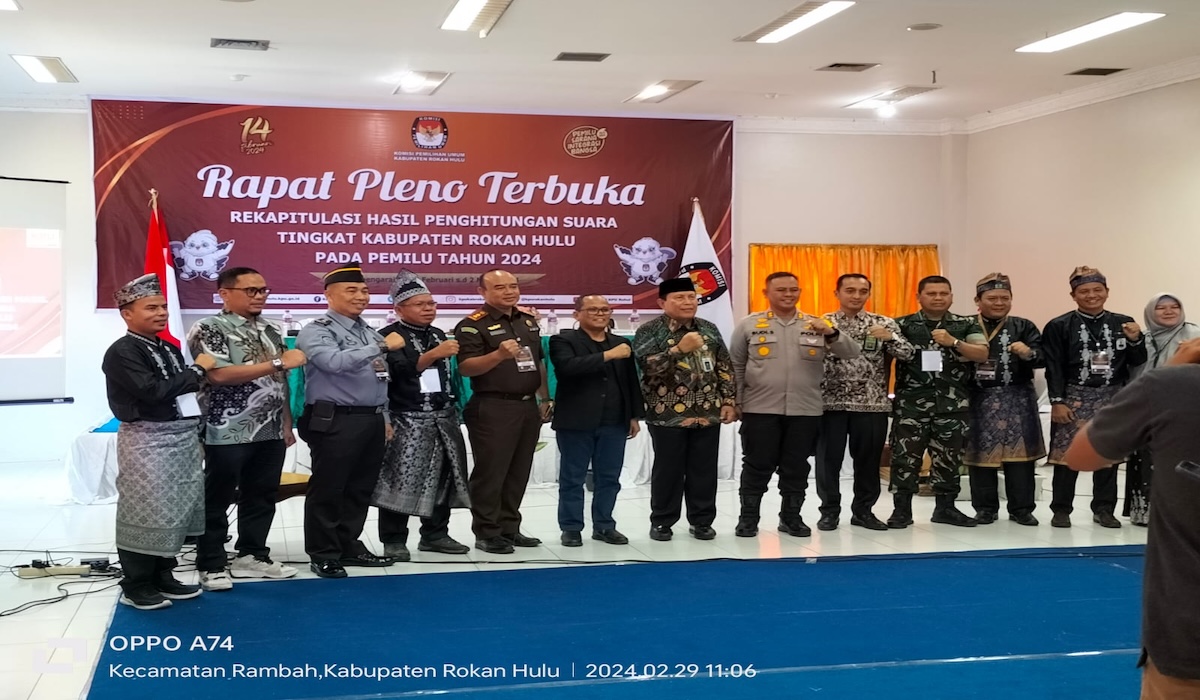 Rapat Pleno Terbuka rekapitulasi suara tingkat Kabupaten/kota d Riau
