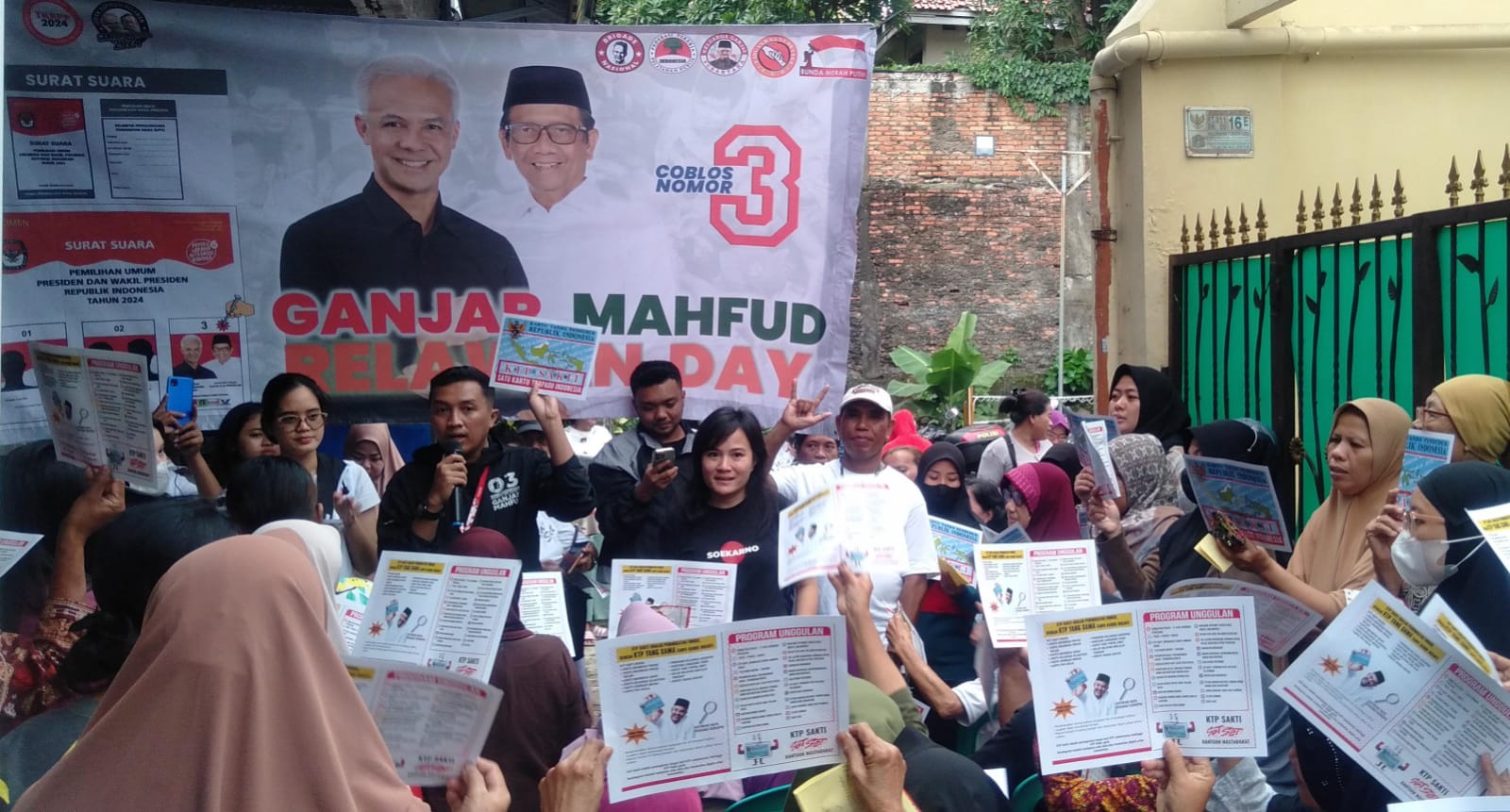 Pedagang Hingga Guru Ngaji Larut Berkampanye