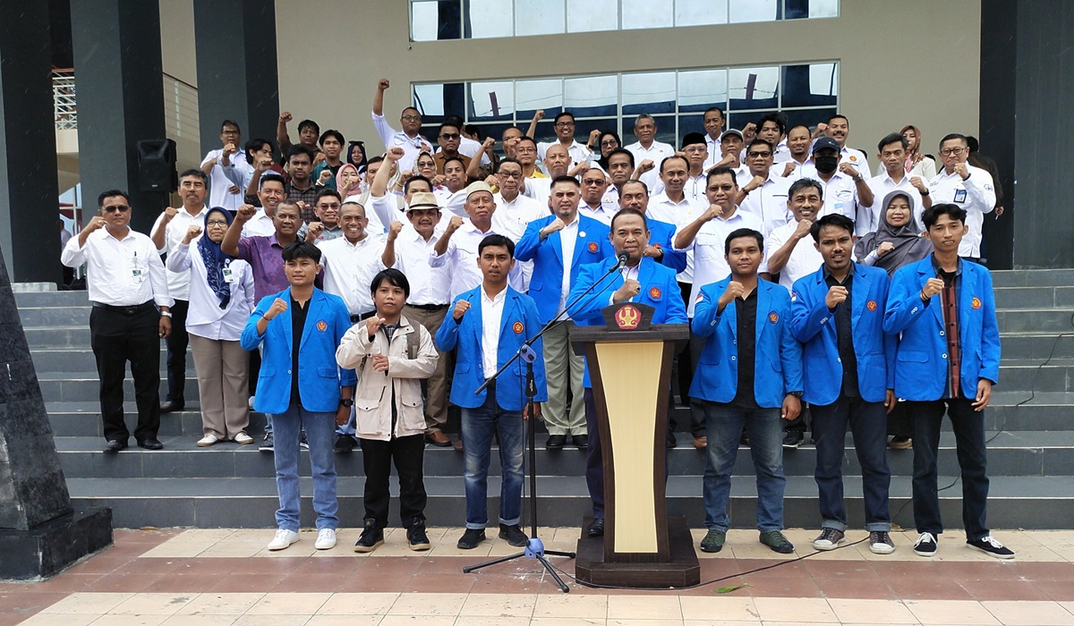 Pembacaan manifesto Pemilu damai oleh Sivitas Akademika dan mahasiswa Universitas Tadulako