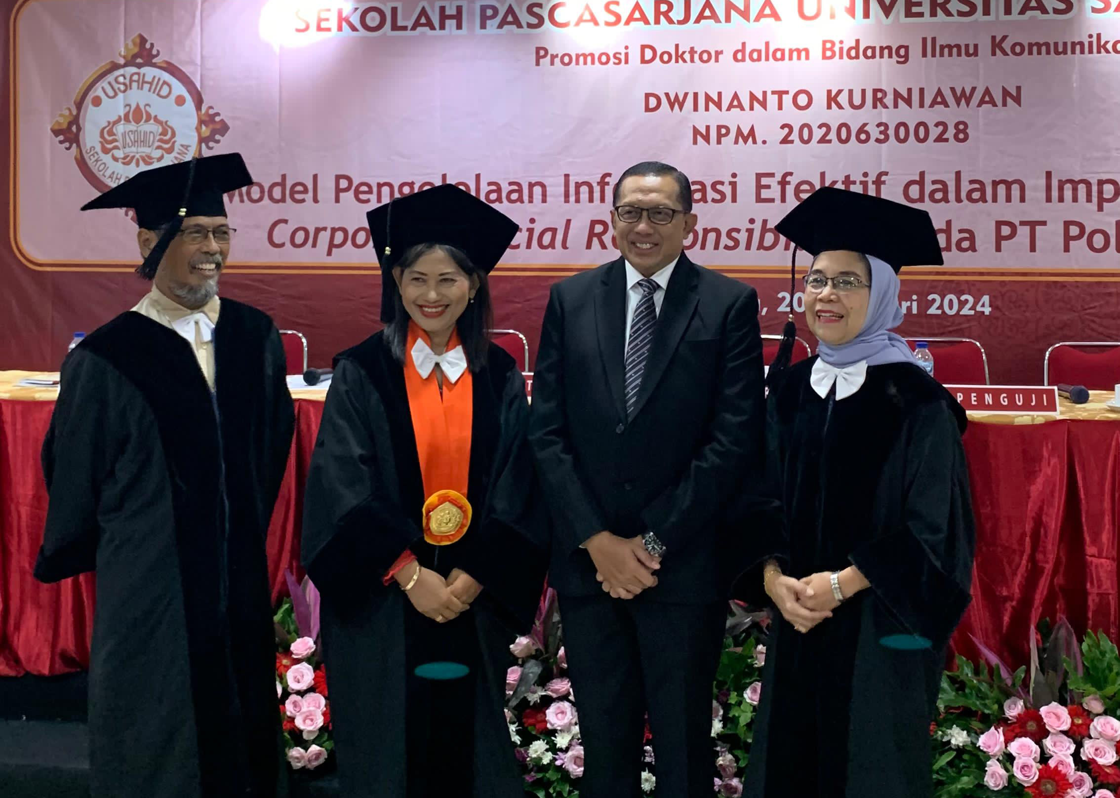 Dr Dwinanto Kurniawan, M.Ikom (dua kanan)