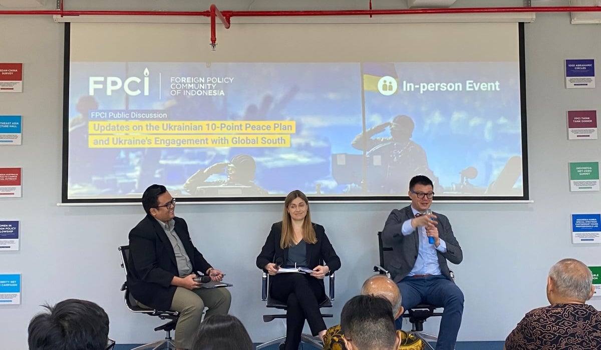 Diskusi publik bertajuk Updates on the Ukrainian 10-Point Peace Plan and Ukraine's Engagement with the Global South.