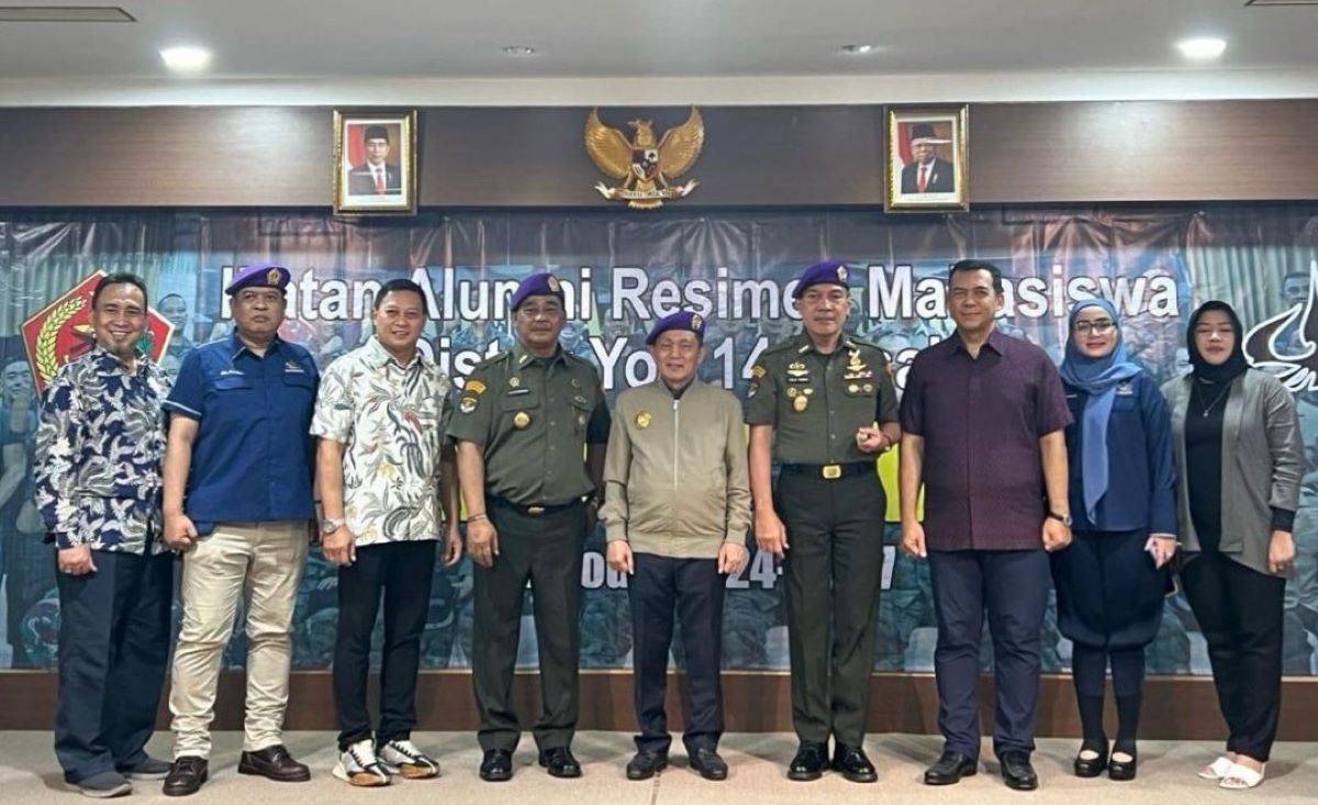 Prosesi pelantikan Ketua Ikatan Alumni Resimen Mahasiswa (Menwa) Distrik Batalyon (Yon) 14 Trisakti periode 2024-2027.
