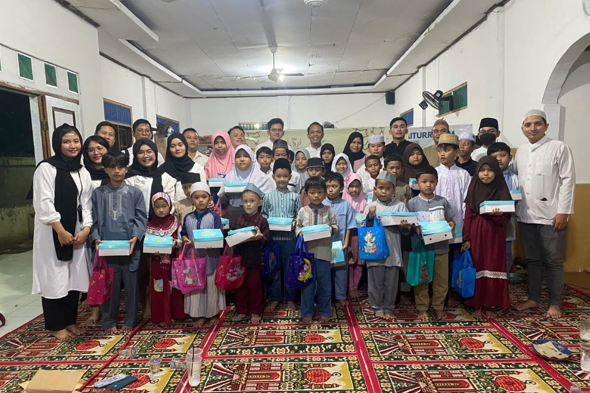 Sapa Raja Hotels dengan tulus menyelenggarakan serangkaian kegiatan amal di bulan yang penuh berkah ini dengan mengadakan program CSR. 