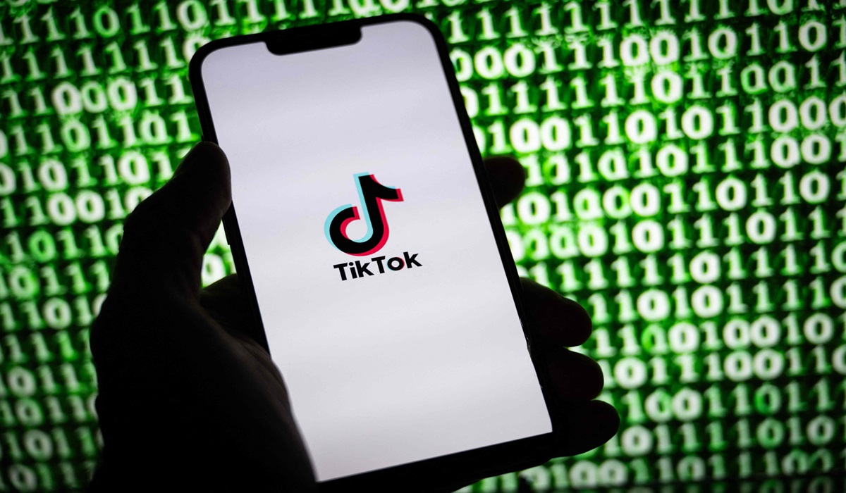 Logo Tiktok terlihat di sebuah layar ponsel