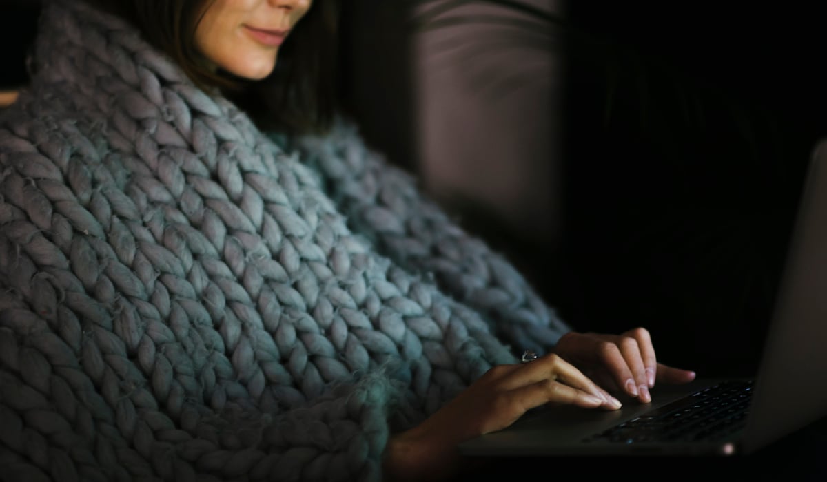 Ilustrasi praktik transaksi prostitusi online.