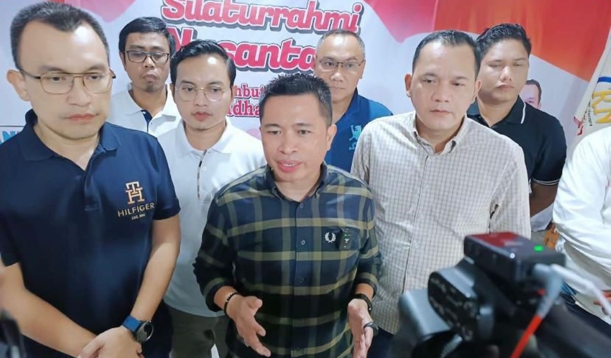 Mardiansyah Semar (tengah).