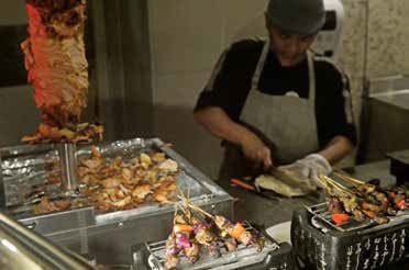 Kampoeng Ramadan Iftar Buffet yang digelar Mercure Serpong Alam Sutera, Kota Tangerang, Banten.