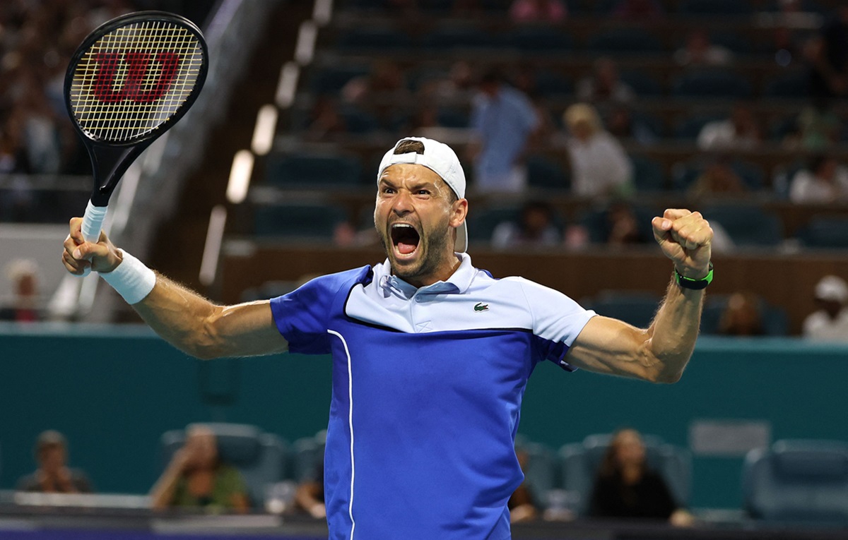Grigor Dimitrov dari Bulgaria berhasil mengalahkan Carlos Alcaraz dari Spanyol dalam perempat final Miami Terbuka dengan skor 6-2, 6-4. 