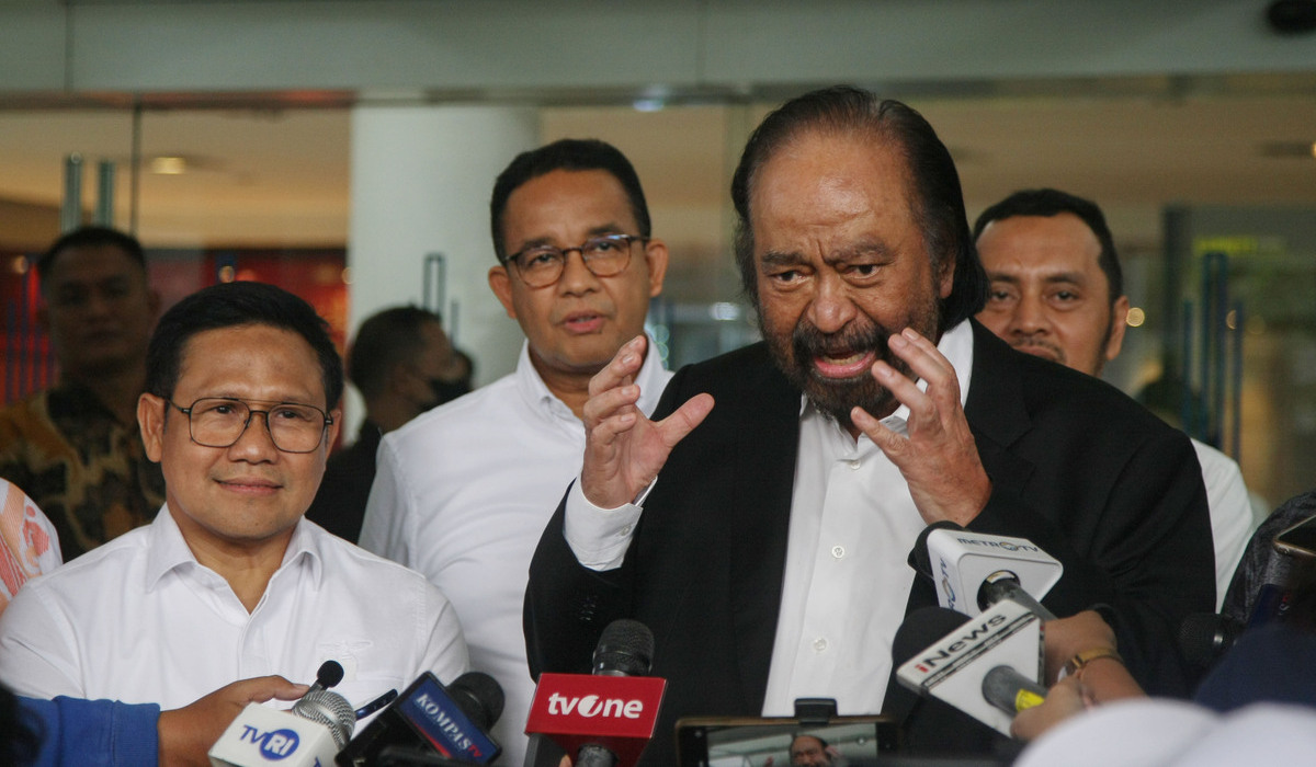 Ketua Umum Partai NasDem, Surya Paloh (kanan).