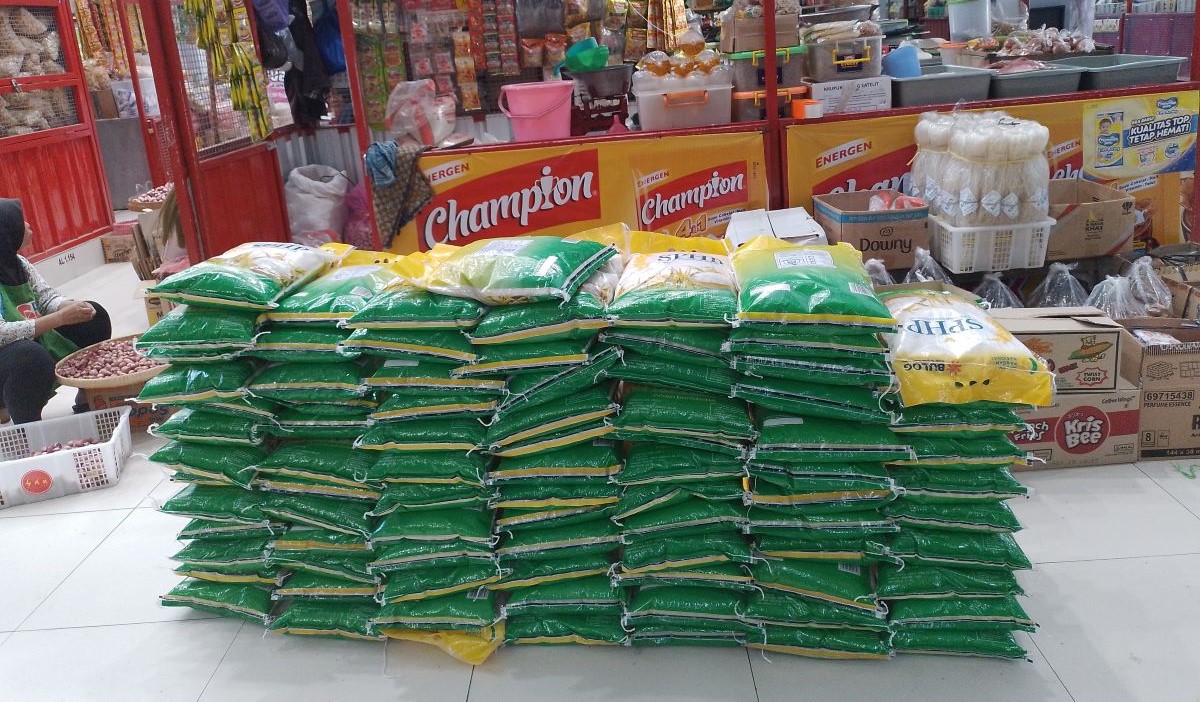 Beras SPHP digelontorkan di Pasar Gedhe Klaten untuk menekan kenaikan harga beras