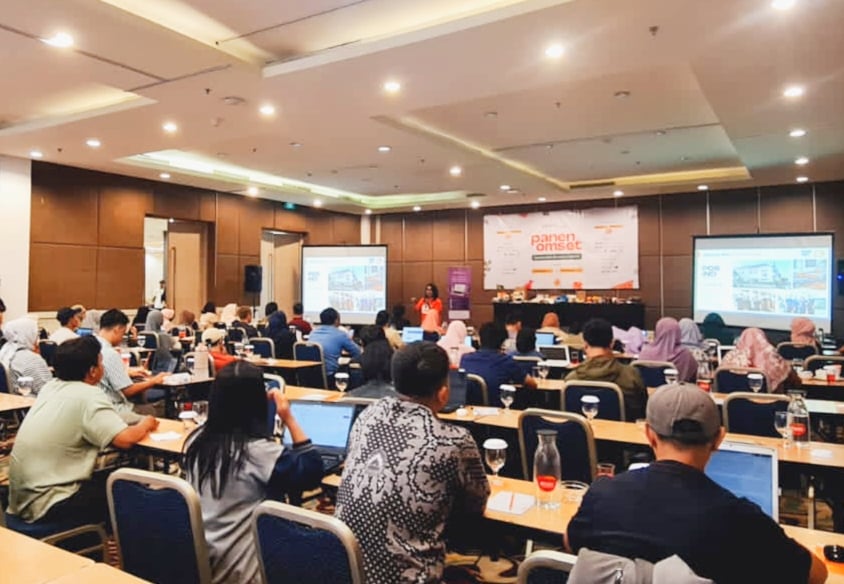 Puluhan pelaku UMKM mengikuti pelatihan yang digelar Pos Indonesia