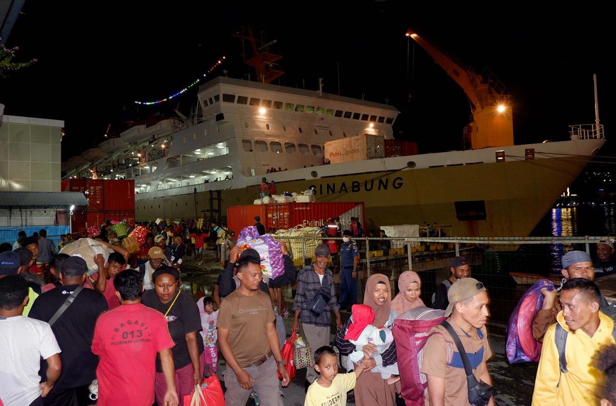 PT Pelni memperkirakan penumpang kapal mudik lebaran menjadi 588.903 orang atau turun dari periode sebelumnya.