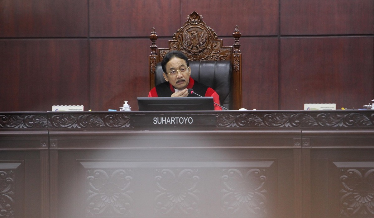 Ketua majelis hakim Mahkamah Konstitusi (MK), Suhartoyo.