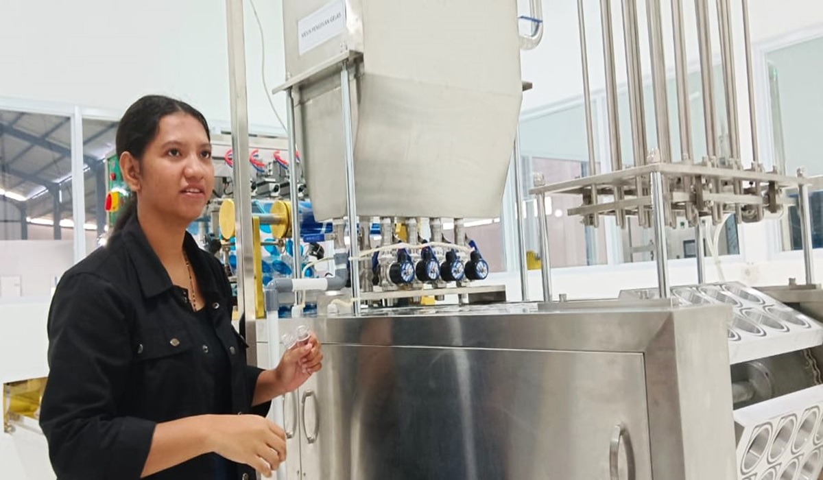 Pabrik air minum dalam kemasan Elbajo yang ada di Labuan Bajo, NTT.