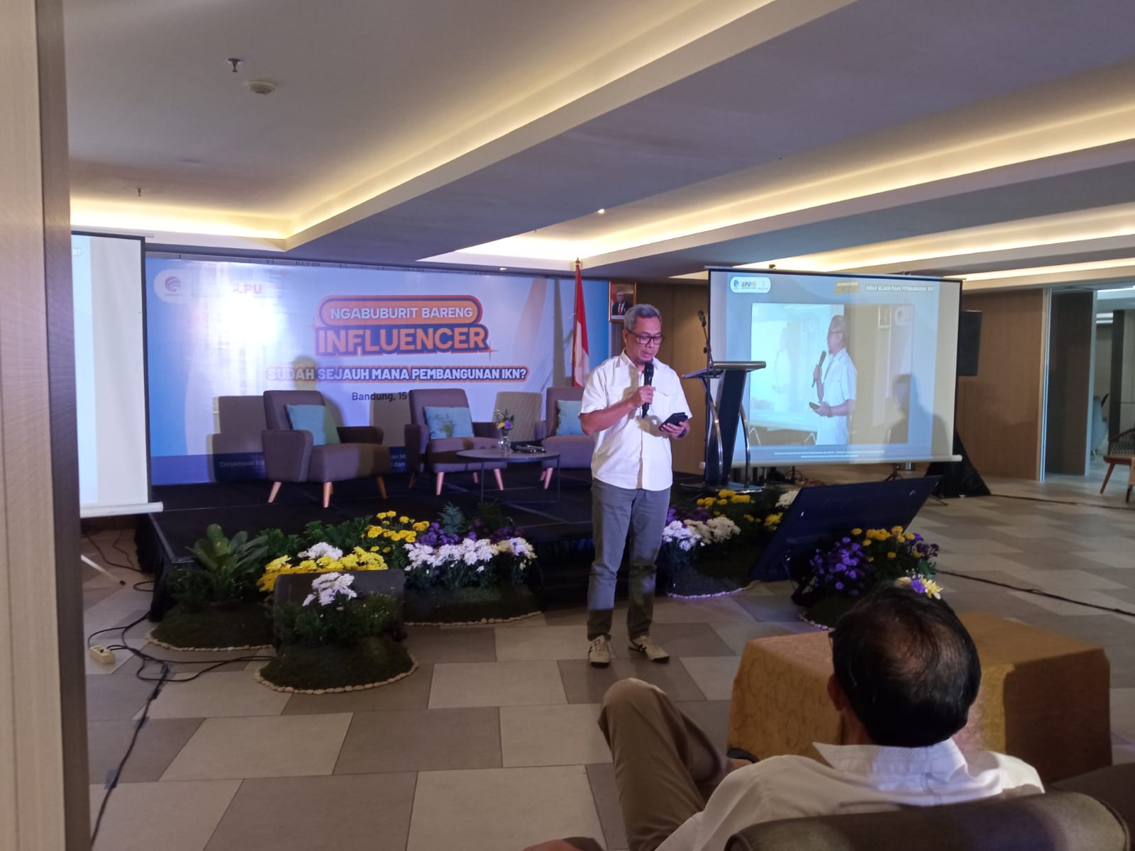 Direktur Jenderal Informasi dan Komunikasi Publik, Kemenkominfo, Usman Kansong, saat membuka  CreativeTalks Pojok Literasi, di Bandung. 