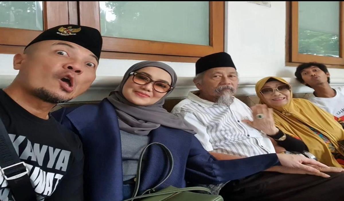 Reza Artamevia berhijab