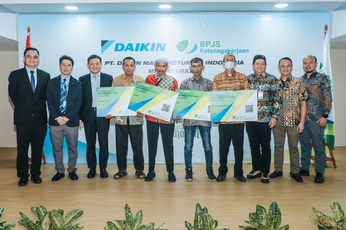 Daikin telah menunjukkan kepeduliannya terhadap masyarakat, khususnya pekerja rentan di Indonesia, dengan memberikan BPJS Ketenagakerjaan