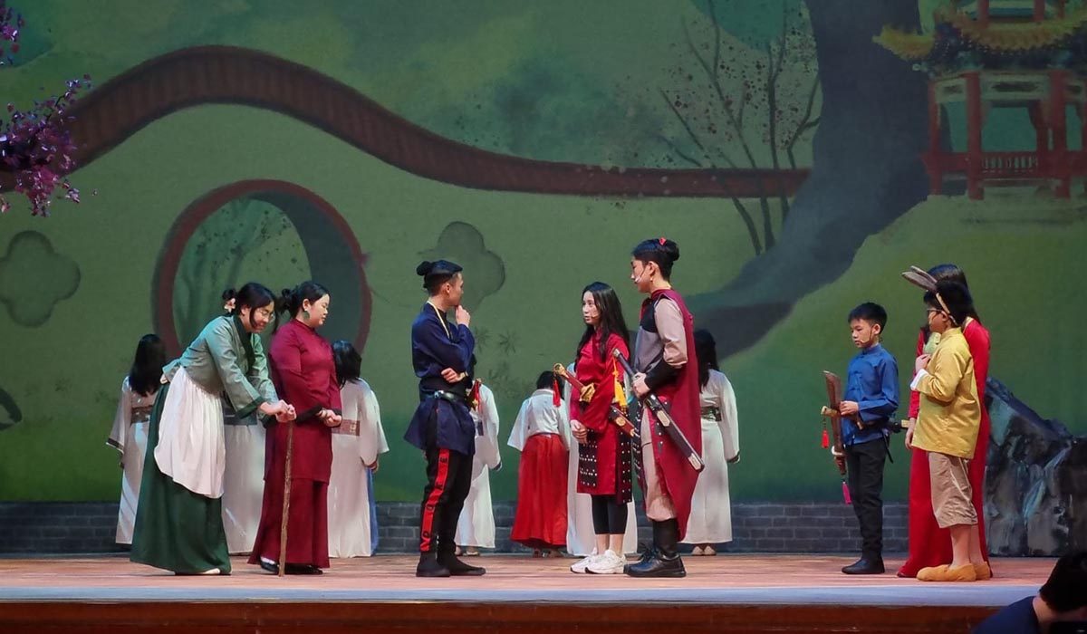 Drama musikal bertajuk ‘Mulan: The Mighty Magnolia of China’ yang berlangsung di Teater Besar, Taman Ismail Marzuki (TIM), Jakarta Pusat, Sa
