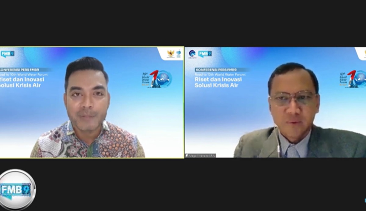 Deputi Bidang Kebijakan Pembangunan BRIN Mego Pinandito (kanan) pada konferensi pers bertajuk Riset dan Inovasi Solusi Krisis Air.