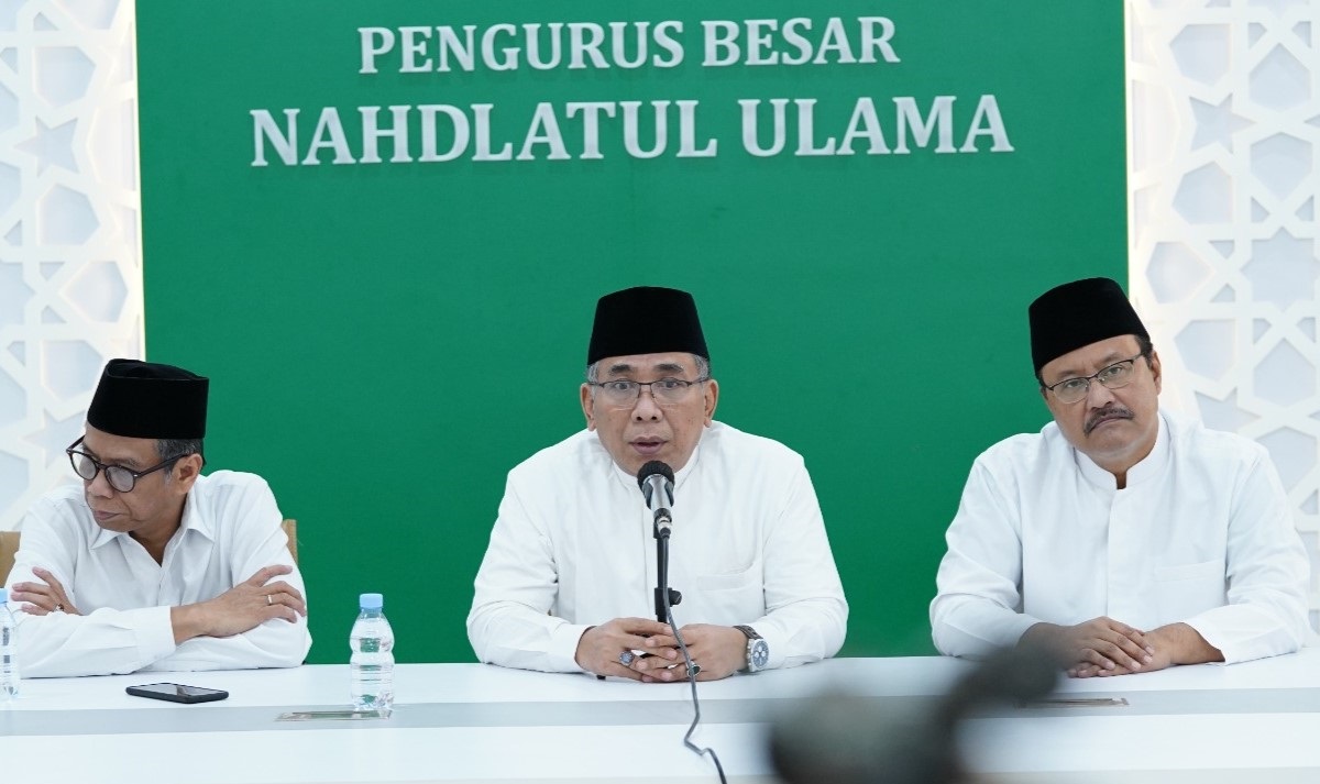 Amin Said Husni (Wakil Ketua Umum PBNU), KH Yahya Cholil Staquf (Ketum PBNU), Saifullah Yusuf (Sekjen PBNU).