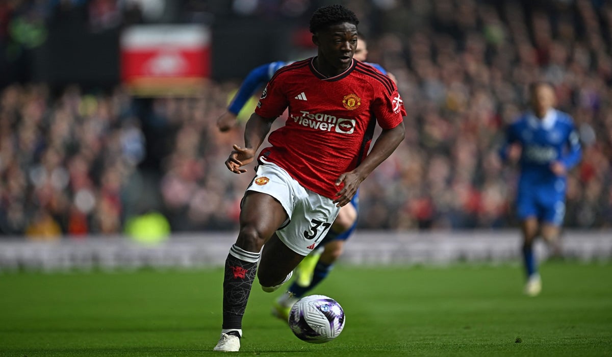 Gelandang Manchester United Kobbie Mainoo