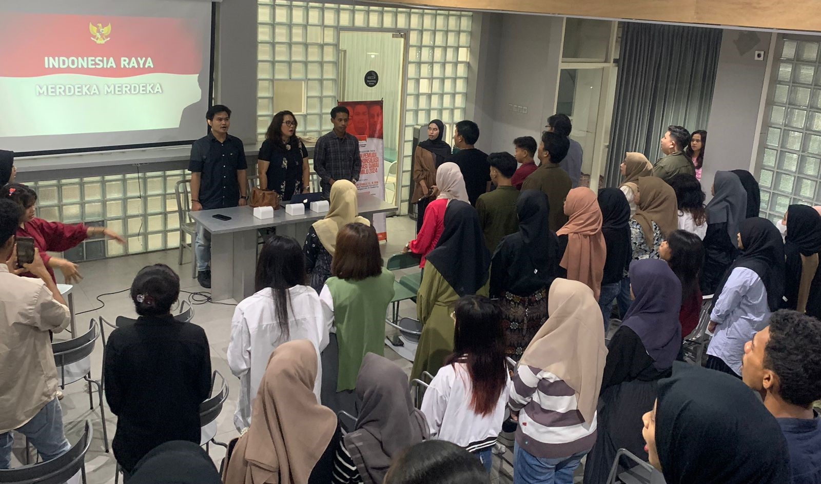 FGD bertajuk Komitmen Pemuda Dorong Rekonsiliasi dan Konsolidasi Damai Pasca-Pemilu 2024, di Surabaya, Jawa Timur, Kamis (28/3).