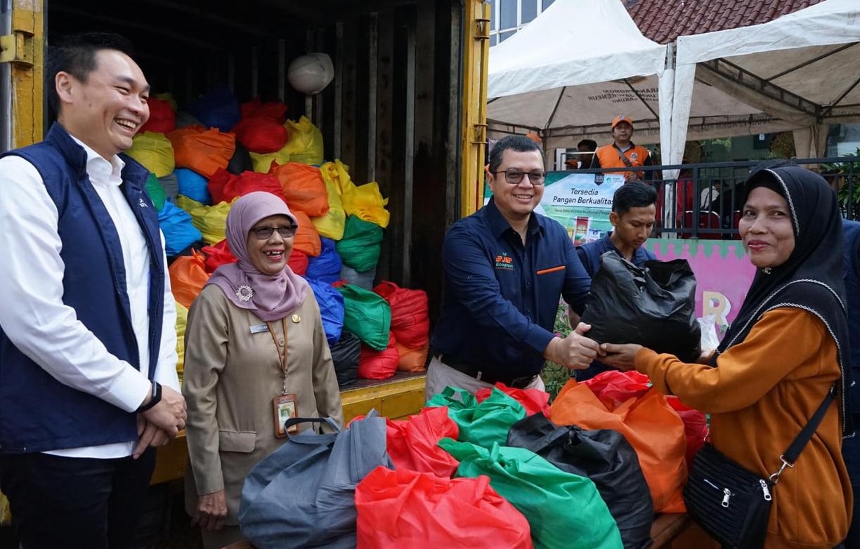 Bazar jelang Ramadan, PT JIEP  Siapkan 3.000 paket bahan pokok murah.