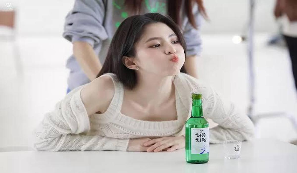Aktris Han So-hee saat jadi model iklan Chum Churum