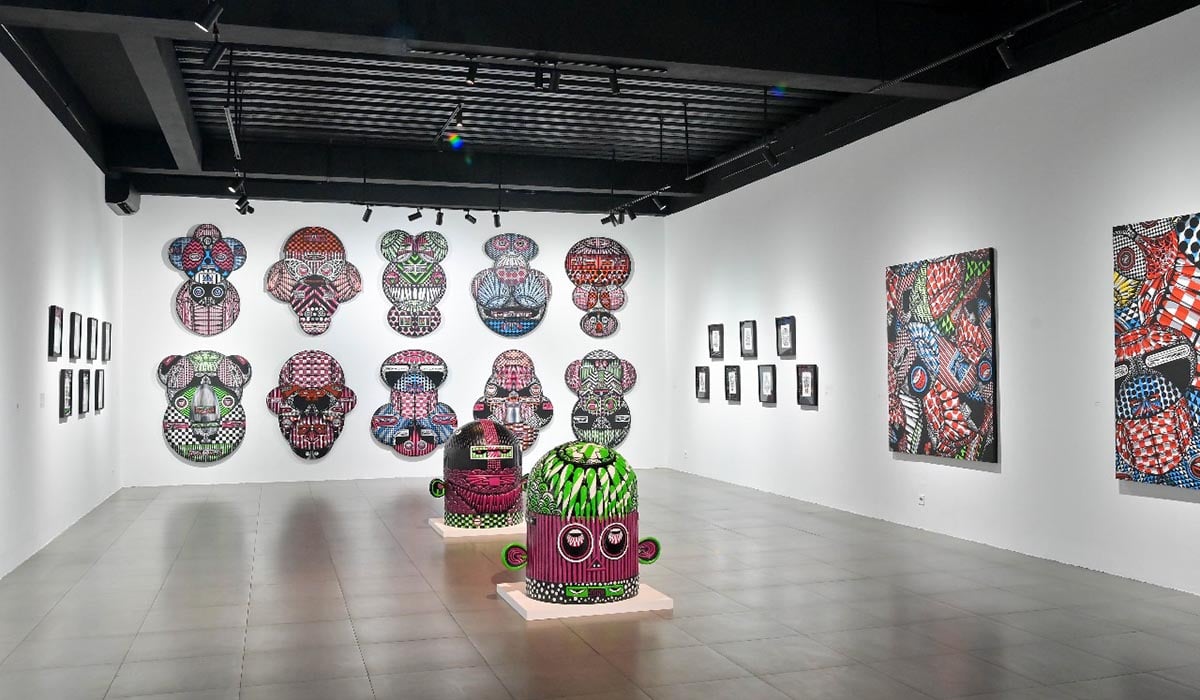 Pameran tunggal muralis Darbotz di Srisanti Gallery, Yogyakarta yang berlangsung pada 2 Maret - 5 Mei 2024.