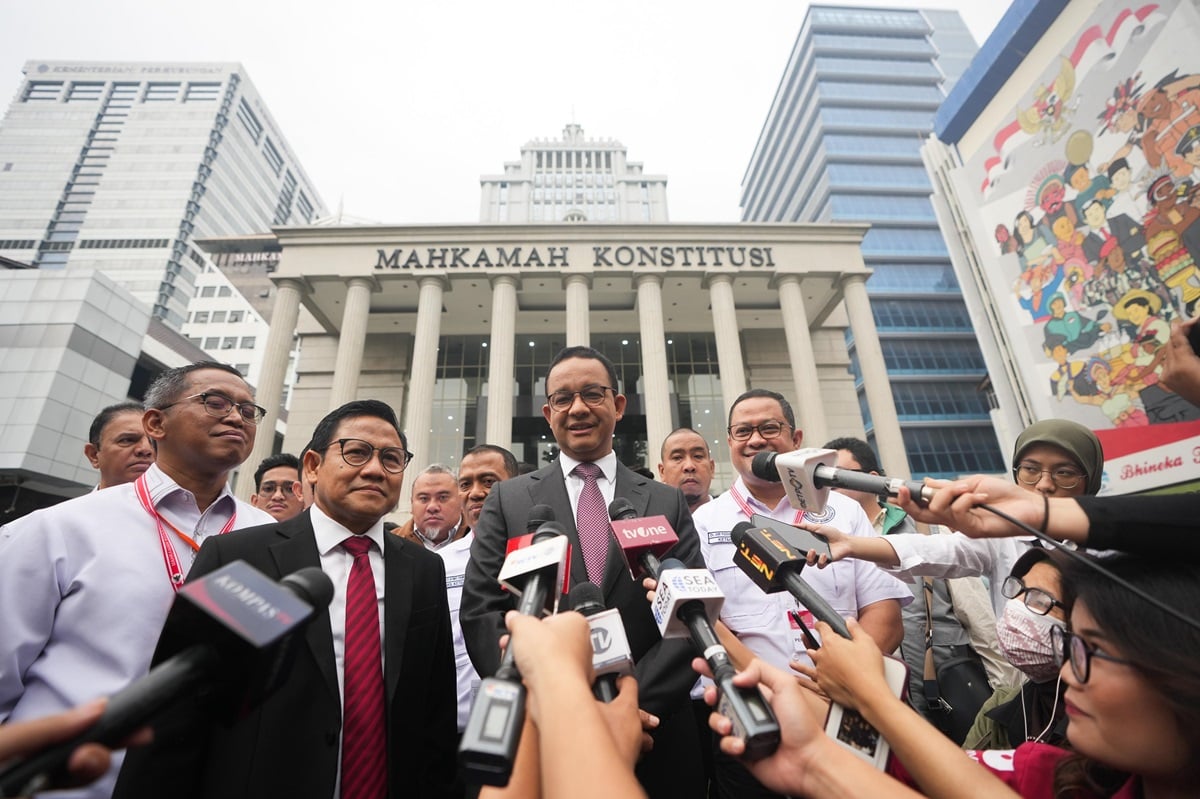 Anies Baswedan menilai absennya hakim konstitusi Anwar Usman, sudah sesuai ketentuan. 