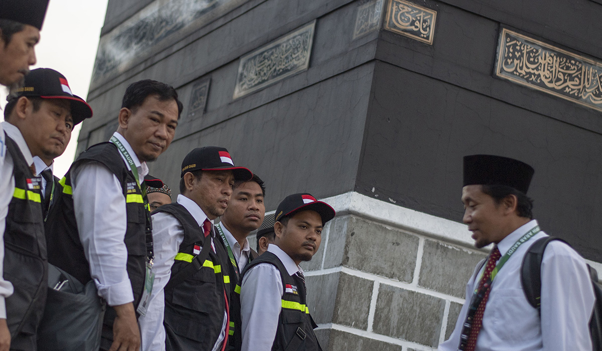 Seorang fasilitator menjelaskan bagian kabah saat latihan manasik bagi Petugas Penyelenggara Ibadah Haji (PPIH) Arab Saudi.