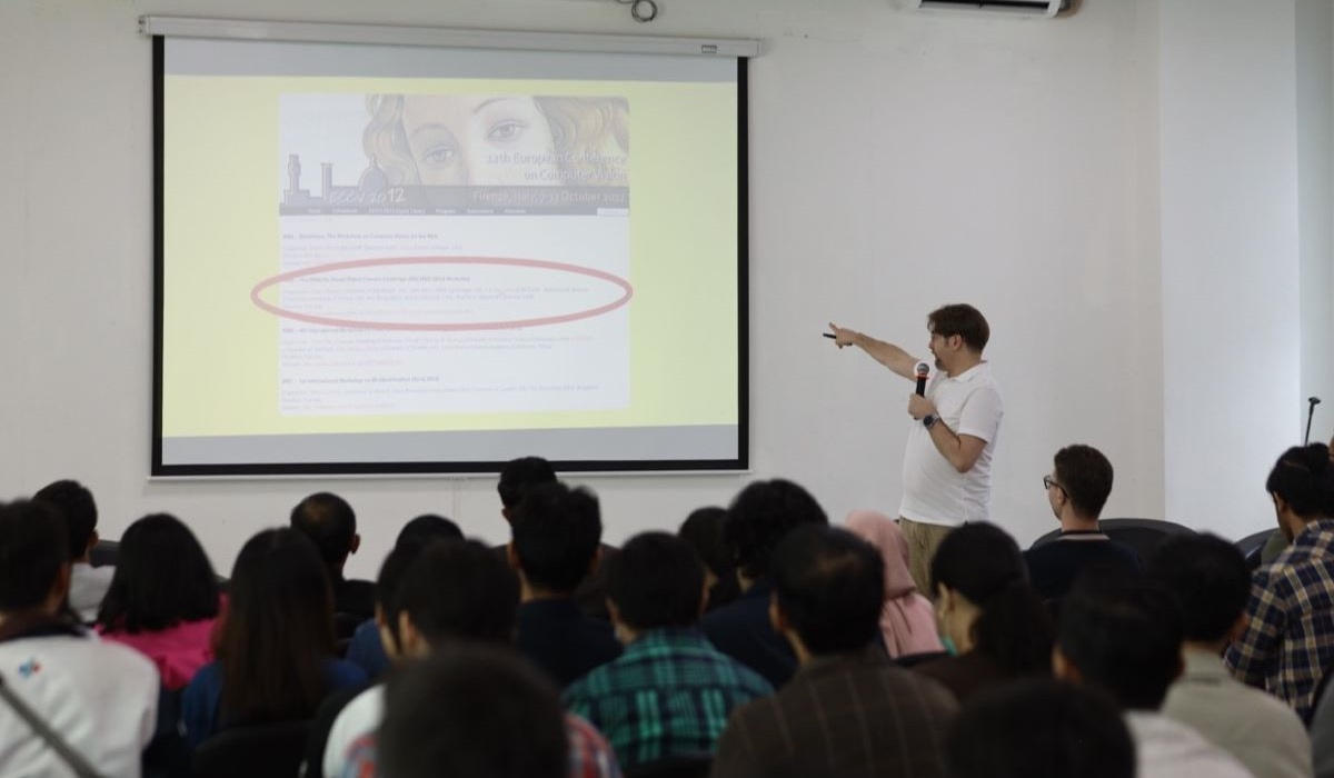 Seminar bertajuk Milestones shaping AI: ethical considerations, AI in smart cities, and innovation, yang digelar Institut Teknologi Bandung.