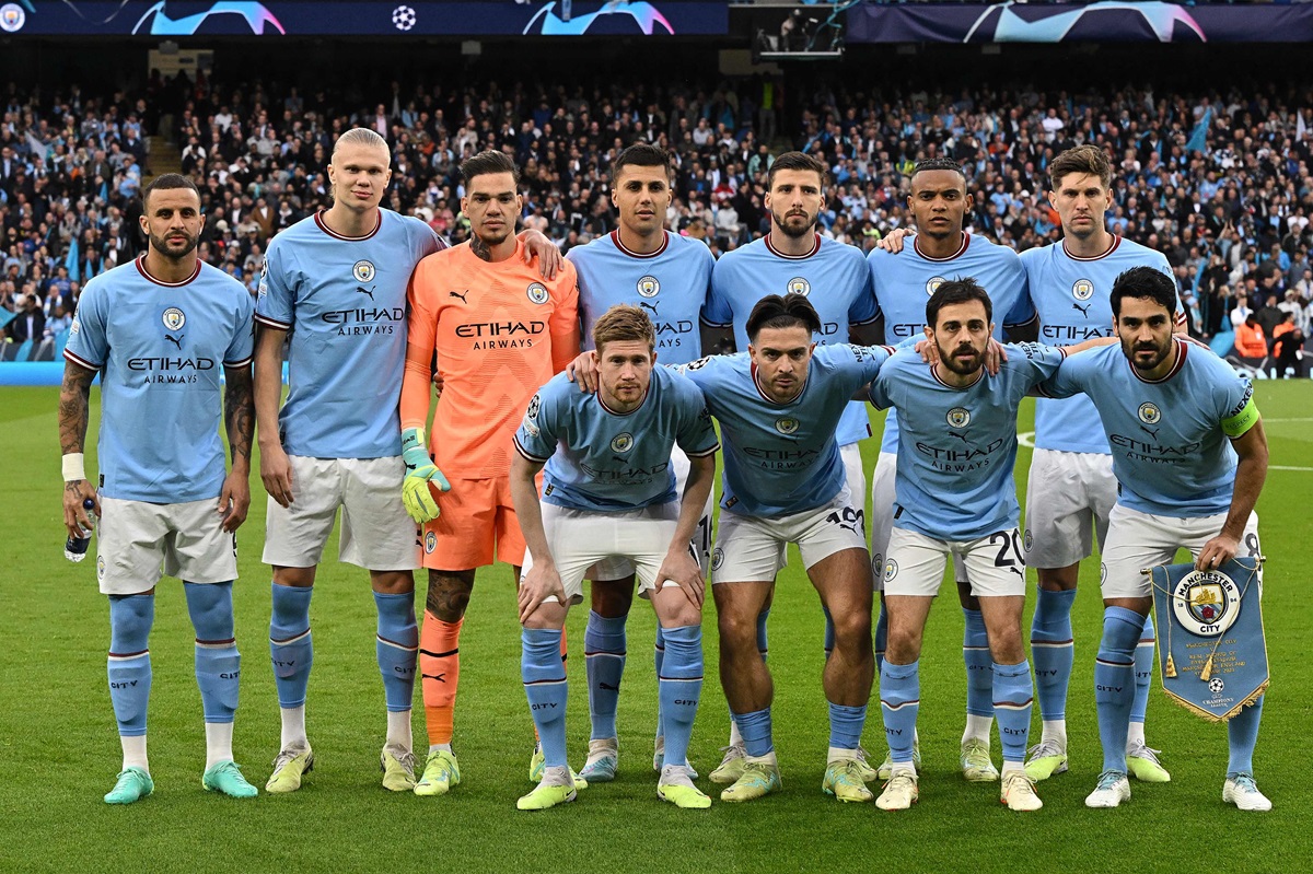 Manchester City mengalami pukulankarena absennya Kyle Walker dan John Stones dalam pertandingan penting melawan Arsenal