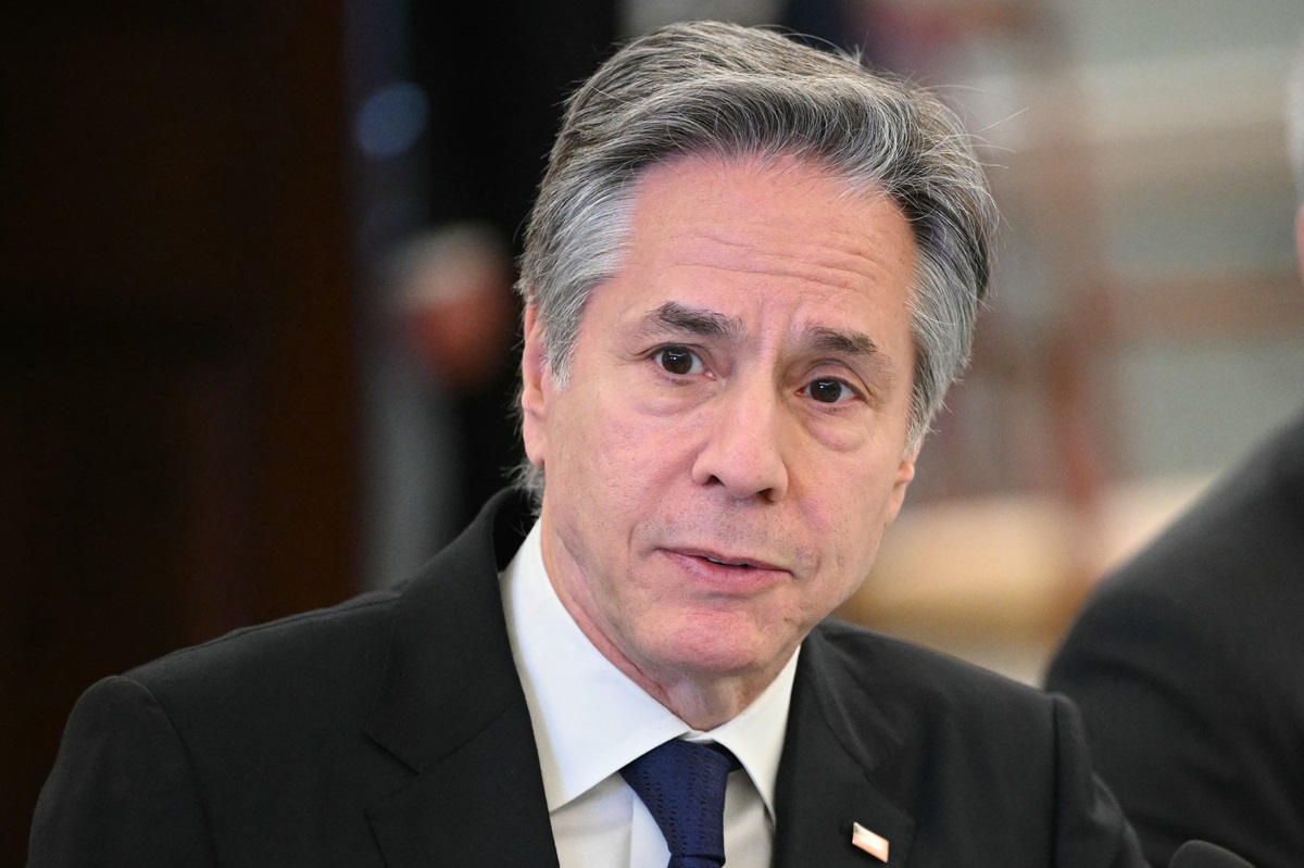 Menlu AS Antony Blinken akan membahas dukungan untuk Ukraina saat bertemu Presiden Prancis Emmanuel Macron.