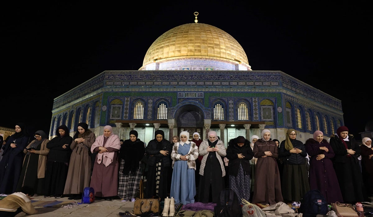 Warga Palestina melakukan salat Tarawih di Masjid Al Aqsa pada 11 Maret lalu.