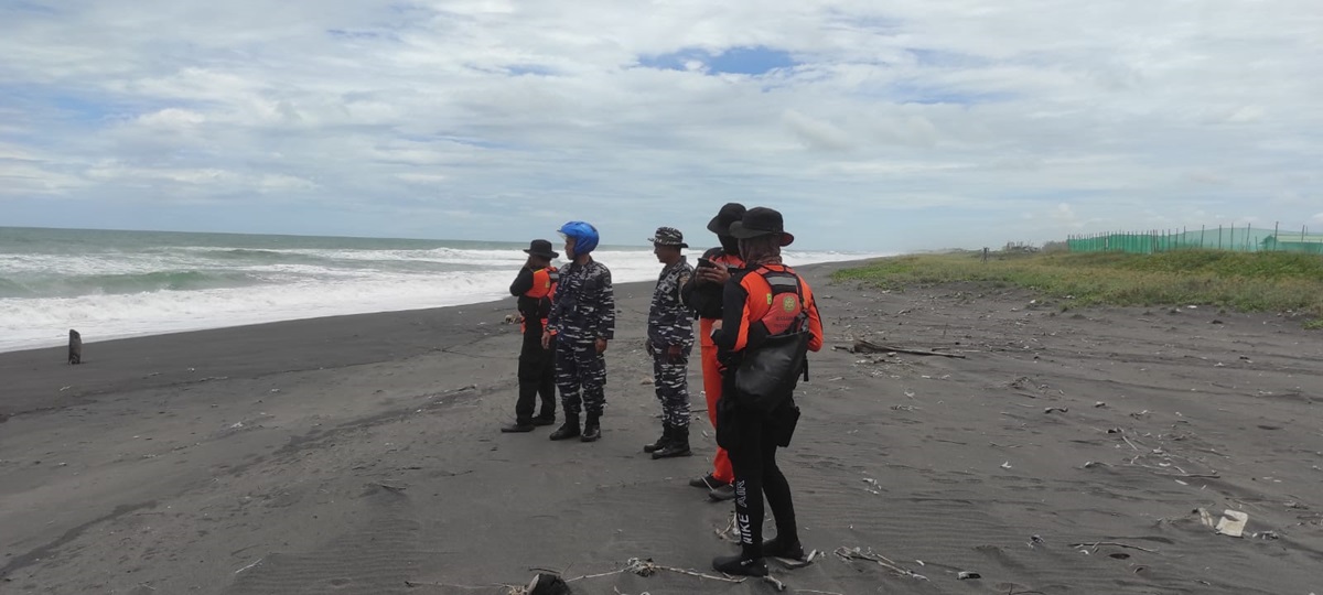Basarnas melakukan pencarian Kapal Ikan KM Maju Jaya 7 dengan 10 anak buah kapal (ABK) yang hilang kontak di Samudra Hindia