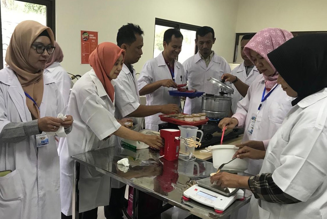 Kegiatan 'Pelatihan Vokasi PascaPanen dan Pengolahan Hasil Buah dan Sayuran', yang diselenggaraan BBPP Lembang. 