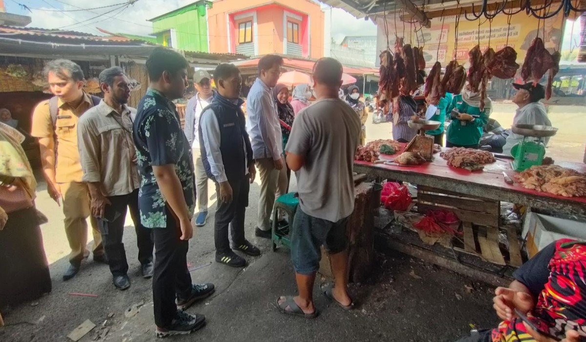 Tim Satgas Pangan Polri mengawasi sejumlah pasar