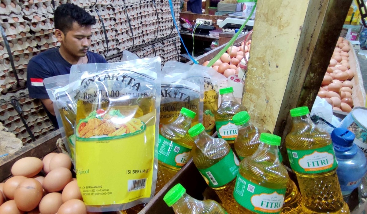 Produk Minyakita kemasan ukuran dua liter 