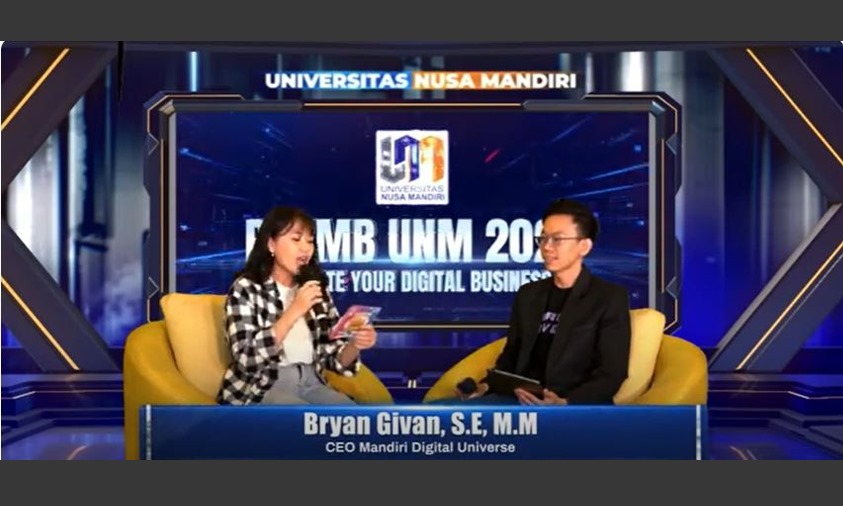Seminar Inspirasi 2024 UNM menghadirkan CEO Mandiri Digital Universe (MDU) Bryan Givan yang melakukan sharing session kepada para mahasiswa