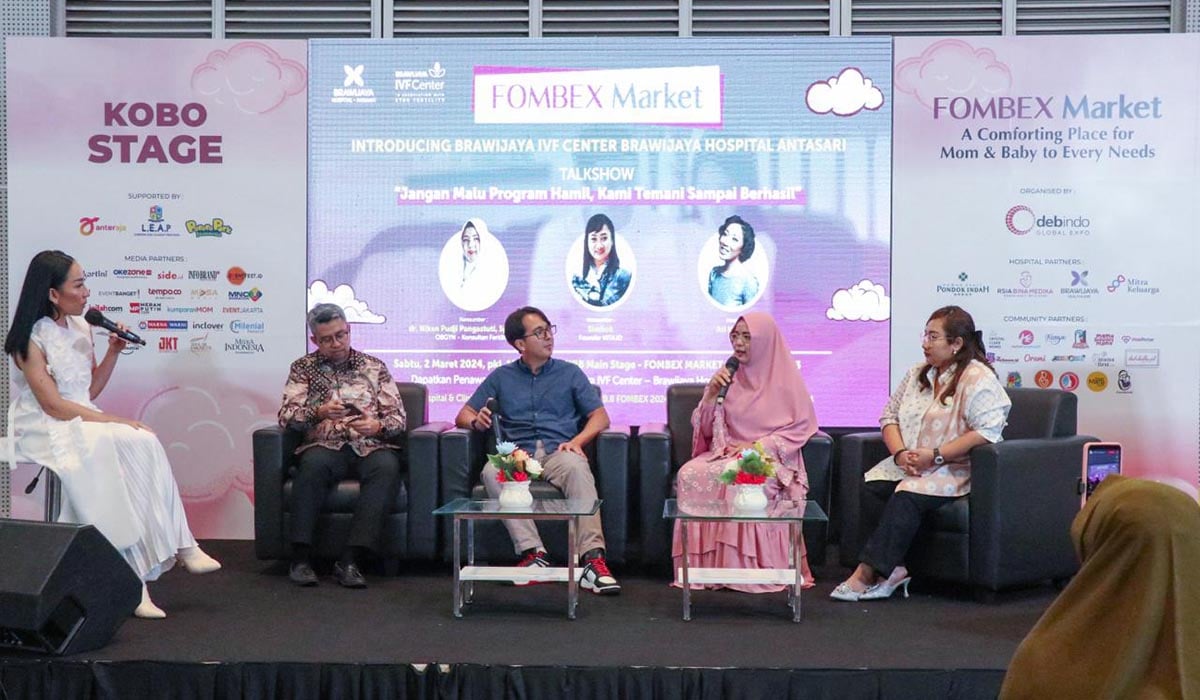 Talkshow tentang kehamilan di PIM 3, Jakarta, Sabtu (2/3).