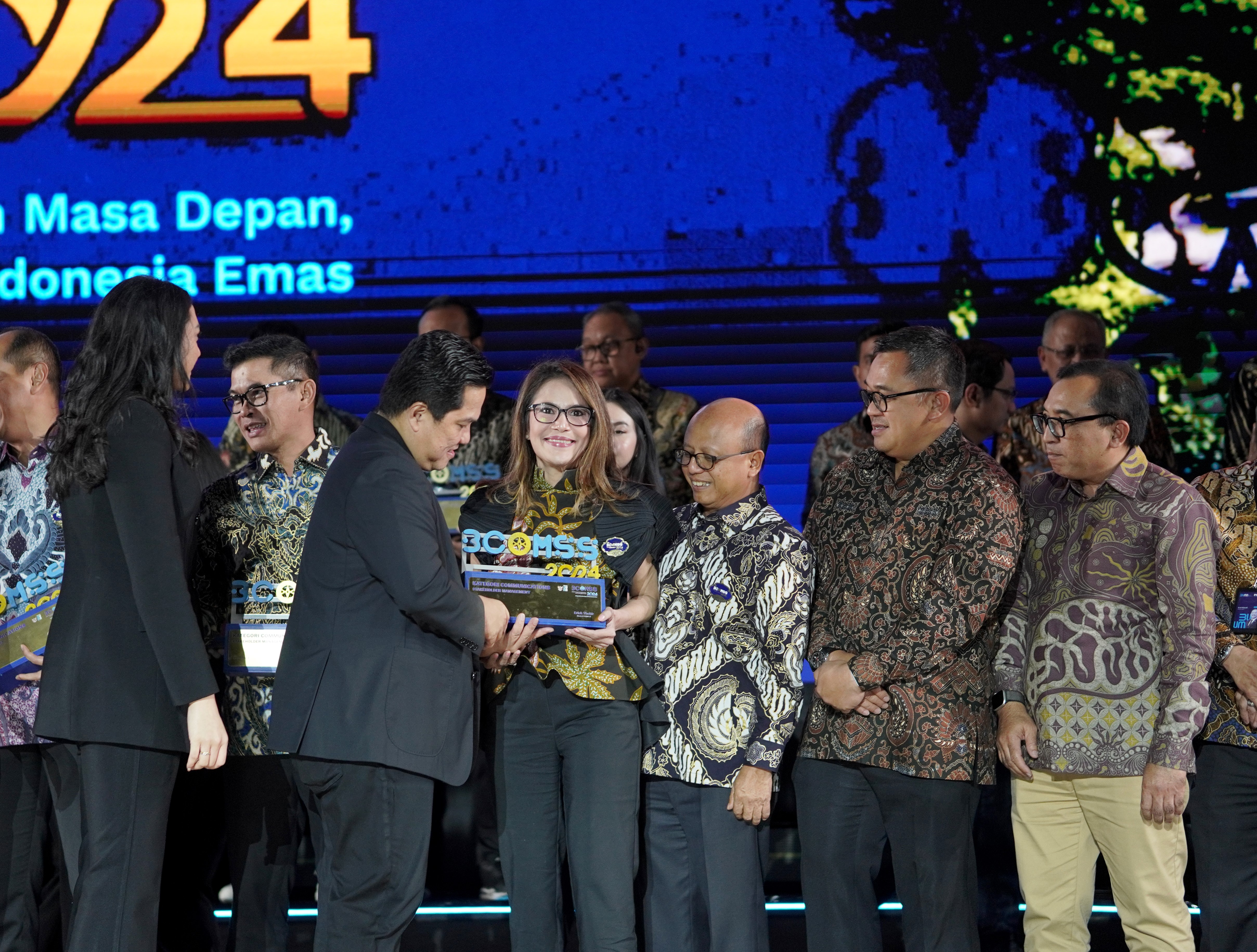 MIND ID Terima Penghargaan Best Corporate Action Handling