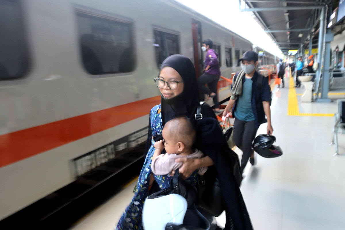 Sebanyak 480 tiket gratis untuk perjalanan kereta api Tawangjaya Premium, tujuan Semarang.