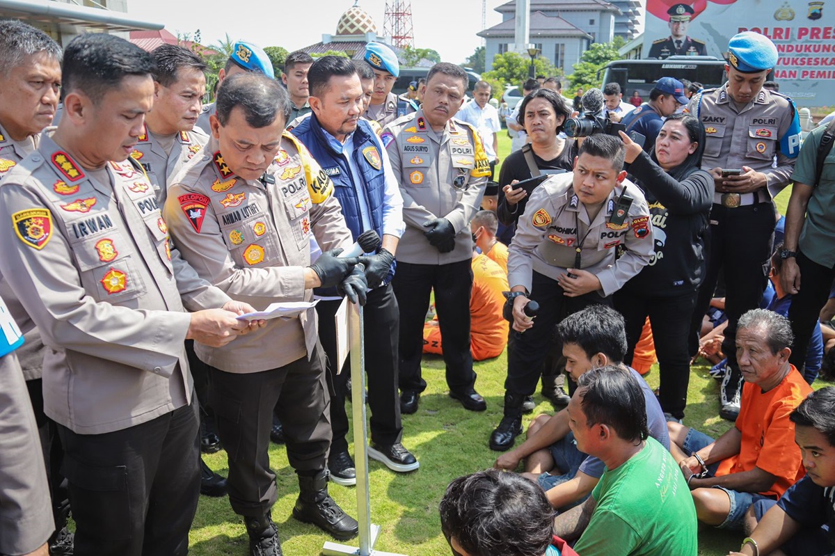 Dalam operasi Pekat Candi 2024, Polda Jawa Tengah berhasil mengungkap 2.189 kasus tindak kriminalitas.