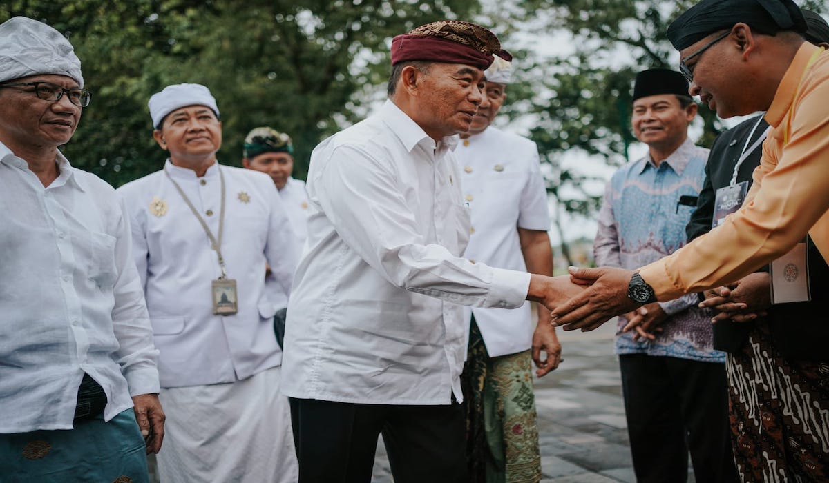 Menteri PMK Muhadjir Effendi di Candi Prambanan