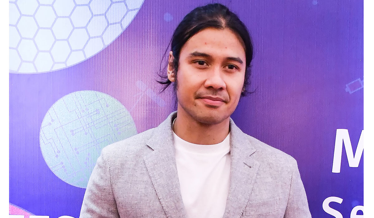 Chicco Jerikho mendesak pihak keamanan dan pemerintah setempat mengusut secara tuntas terkait kasus kematian gajah di TNTN